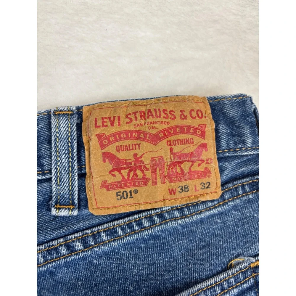 Vintage Levis 501 Mens 38x32 Jeans Light Distressed Blue Grungy Festival Denim